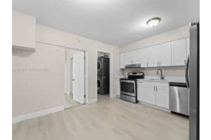 5880 Nw 19th St A Sunrise, FL 33313 - MLS#A11988974