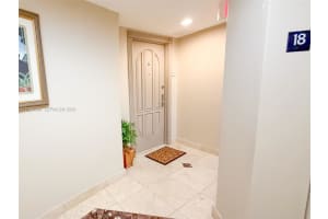 3370 Hidden Bay Dr , Aventura, FL 33180 - MLS#A11989068
