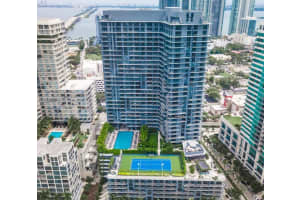 121 Ne 34th St 2115, Miami