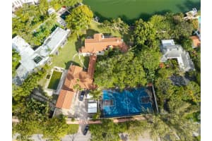 5005 Lakeview Dr Miami Beach, FL 33140 - MLS#A11989132