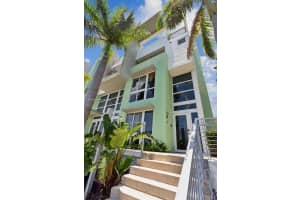 101 Shore Dr , Miami Beach, FL 33141 - MLS#A11989145