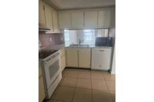 109 Lake Emerald Dr 102 Oakland Park, FL 33309 - MLS#A11989150