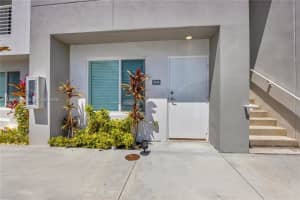 2555 193rd St , Miami, FL 33180 - MLS#A11989180