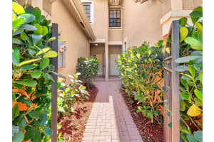 4126 Forest Dr Weston, FL 33332 - MLS#A11989181