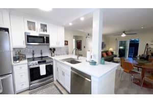 633 Ne 2nd Ave 5 Fort Lauderdale, FL 33304 - MLS#A11989190