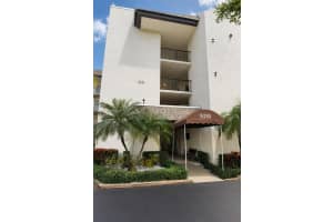 9330 Lagoon Pl 201, Davie