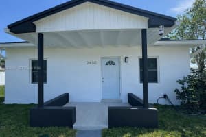 2450 Nw 157th St Rd Miami Gardens, FL 33054 - MLS#A11989410