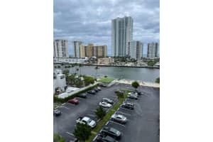 800 E Parkview Dr 802, Hallandale Beach