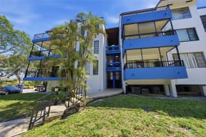 6010 S Falls Cir Dr 323 Lauderhill, FL 33319 - MLS#A11989477