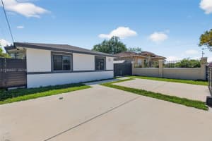 2490 44th St , Miami, FL 33142 - MLS#A11989487