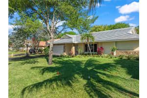 10823 Nw 7th St Coral Springs, FL 33071 - MLS#A11989499