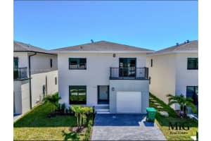 1374 1st St , Florida City, FL 33034 - MLS#A11989537
