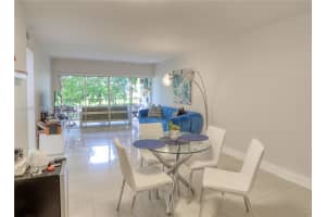 9170 Fontainebleau Blvd APT 203, Miami, FL 33172, - MLS#A11989547