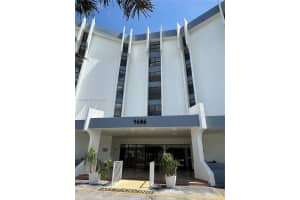 9686 Fontainebleau Blvd , Miami, FL 33172 - MLS#A11989605