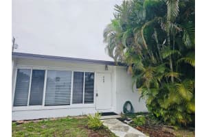 569 Tallulah Rd, Palm Beach