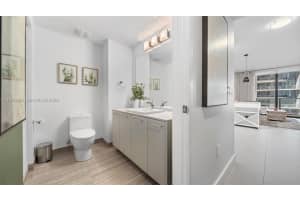 1010 Brickell Ave 2008 Miami, FL 33131 - MLS#A11989663