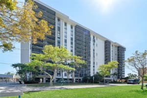 2500 Ne 135th St Unit#b206, North Miami