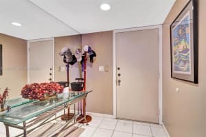 337 Ives Dairy Rd 12 Miami, FL 33179 - MLS#A11989731