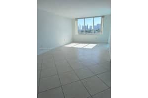 17890 W Dixie Hwy 702 Hwy 702 North Miami Beach, FL 33160 - MLS#A11989740