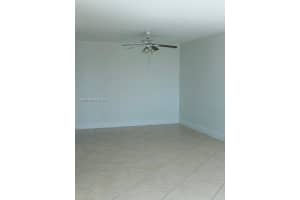 17890 W Dixie Hwy 702 Hwy 702 North Miami Beach, FL 33160 - MLS#A11989740