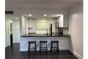 8075 Sw 107th Ave 221, Miami