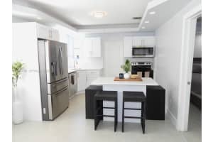 715 Hollywood Blvd Hollywood, FL 33019 - MLS#A11989786