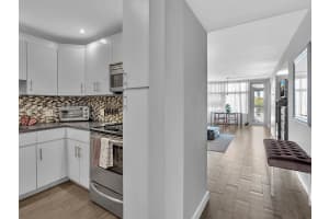 3375 N Country Club Dr APT 208, Aventura, FL 33180, - MLS#A11989800