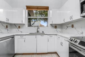 102 Riverwalk Cir , Sunrise, FL 33326 - MLS#A11989808