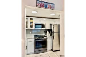 7326 Collins Ave Apt 105, Miami Beach, FL 33141, - MLS#A11989856