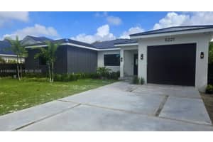 6221 60th St , South Miami, FL 33143 - MLS#A11989922