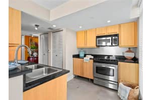 7600 Collins Ave APT 412, Miami Beach, FL 33141, - MLS#A11989941