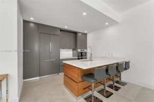 200 Biscayne Boulevard Way 1406 Miami, FL 33131 - MLS#A11989999