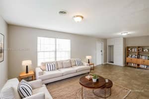 5961 Nw 14th Ct Sunrise, FL 33313 - MLS#A11990000