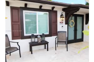 10760 Sw 28th St Miami, FL 33165 - MLS#A11990009