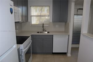 8500 Sunrise Lakes Blvd 111 Sunrise, FL 33322 - MLS#A11990032