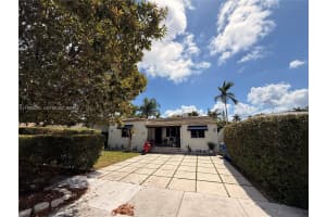 2260 Sw 25th St Miami, FL 33133 - MLS#A11990052