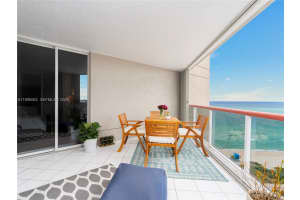 6767 Collins Ave 1704 Miami Beach, FL 33141 - MLS#A11990062