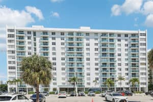 2841 Ne 163rd St 605 North Miami Beach, FL 33160 - MLS#A11990068