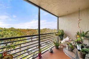 901 Colony Point Circle, Pembroke Pines, FL 33026 - MLS#A11990070