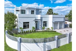 9895 Nw 26th St, Doral