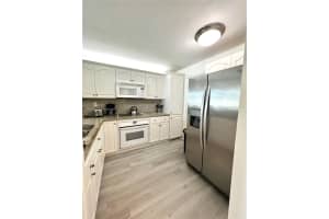 8233 Harding Ave 204 Miami Beach, FL 33141 - MLS#A11990221