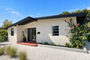 6561 Sw 34th St, Miami