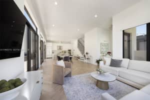 8026 Nw 43rd St Doral, FL 33166 - MLS#A11990273