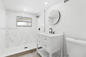 812 32nd St West Palm Beach, FL 33407 - MLS#A11990334