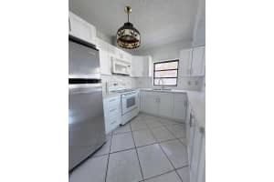 450 Nw 43rd Pl Front Miami, FL 33126 - MLS#A11990387