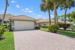 5477 Grande Palm Cir, Delray Beach