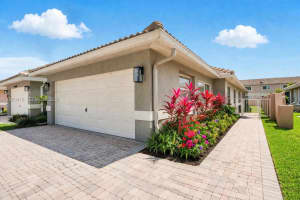 5477 Grande Palm Cir Delray Beach, FL 33484 - MLS#A11990416