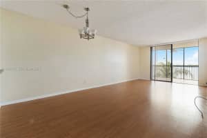 110 Lake Emerald Dr 404 Oakland Park, FL 33309 - MLS#A11990437