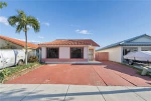 8798 Nw 111th Ter, Hialeah Gardens