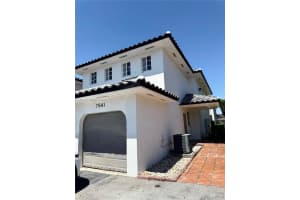 7541 Nw 176th Terr 7541, Hialeah